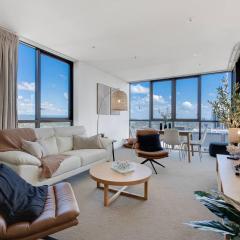 Avani Vista - Stylish Beachside Retreat with Gym
