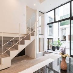 Plaza Armenia - Luxury 3 Bd 4 Ba BBQ & Pool