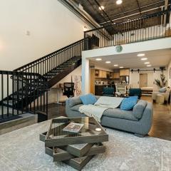 Spectacular LOFT in Heart of LA with GYM, Pool, parking