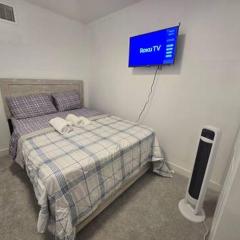 Bedroom with TV in Upland E