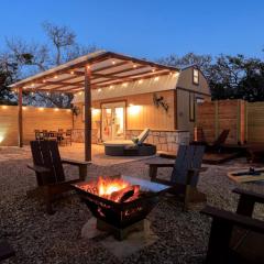 Impressive Intimate Tiny Cabin with Lofted Interior and Outdoor Shower in Texas