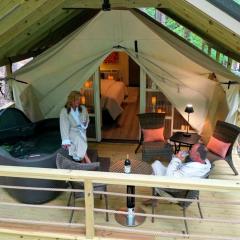 Gorgeous Tented Cabin and Sauna and Hot-tub in Scottsboro, Alabama