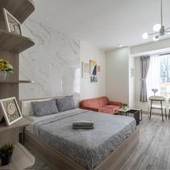 Studio-Modern Stylist-Hana Apart