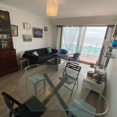 Spacious bright nest with balcony facing the sea