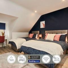 Modern 4Bedroom House By Homebird Property Management Short Lets & Serviced Accommodation Leeds With Private Parking & Garden