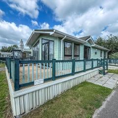 Beautiful 6 Berth Lodge At Cherry Tree Holiday Park Ref 70002Tg