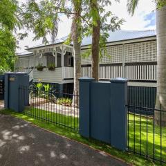 Stylish New Farm Studio Near Cafes & River
