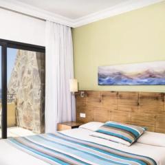 Apartamento superior con balcon amplio y sala de estar Bahia Feliz