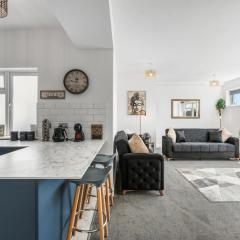Clarence Square 2 Bedroom Central