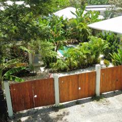 Lapislazuli House & Flats with shared Pool