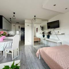Cosy Stay Solidarności Avenue Apartment