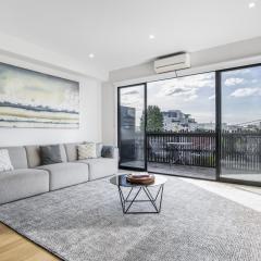 Northcote 3-Bed Townhouse Near Cafés & Shops