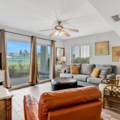 Ground-floor condo next to the tennis courts with 2 pools, sauna, beach access