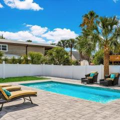 Lower Level 1 Block from 2 Beaches w/Private Pool, High-Speed Wi-Fi