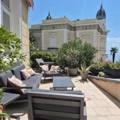 Superior Seaview Apartment