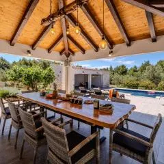 Luxury Villa Nature with heated private pool, sauna & fire pit, a short walk to the beach