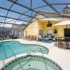 Casa térrea c/ piscina e 2 suítes, sem carpete