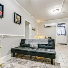 6 Mi to Falls Lake Studio Stay in Raleigh!