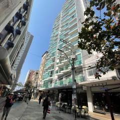 Apartamento Pé na Areia no Calçadão da Central Balneário Camboriú - Estacionamento limitado á alguns tamanhos de caminhonetes