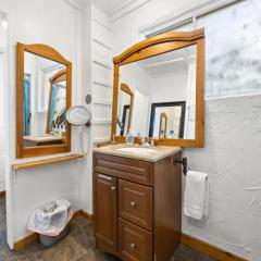 Margaritaville - Big Space with Lots of fun and Hot Tub 38R