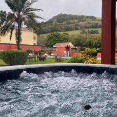 A Casa do Comandante - Piscina e Jardim