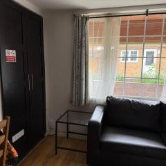 Serene Uxbridge Retreat with Central Heating Free Parking