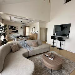 Cozy Modern 3 Bedroom Penthouse