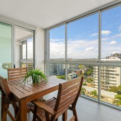 Kangaroo Point 2-Bed Flat with Gym & Pool