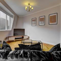 Central Spacious Penthouse Apartment Pass the Keys