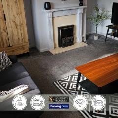 Spacious 3-Bedroom Semi Detached House By Homebird Property Management Short Lets & Serviced Accommodation Leeds With Private Parking & Garden