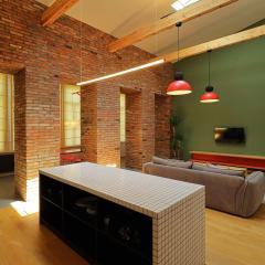 Unique Designer Loft with Mezzanine Bedroom - Wehost