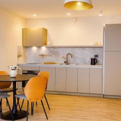 Olive & Wave Apartments- one minute to the beach