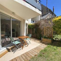 Appartement avec terrasse, jardinet clos et parking à Perros-Guirec - FR-1-368-466