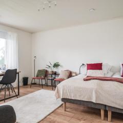Cozy & Bright Studio in Peaceful Horndal