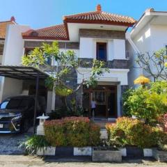 Villa Mimi Mesari Kuta Bali