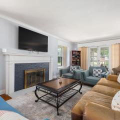 Queen Bed Retreat | Full Kitchen + Laundry Access