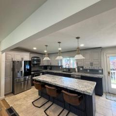 Skiing, 2 Kitchens, 2 Units in 1, 80in TVs, WD, 2 Backyards