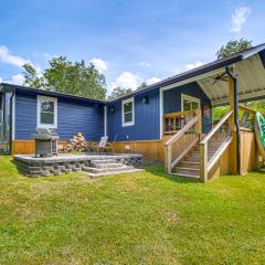 Lake Hamilton Retreat with Kayaks and Spacious Yard!