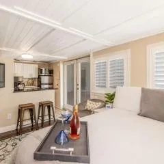 Charming private guest house with pool