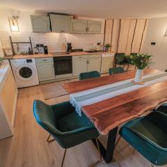 Alpino STAY Geräumige Ferienwohnung am Alpsee mit Garten