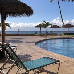 Oceanfront Studio with AC, Gym & Pool - Kahana Gem!