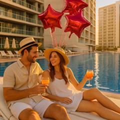 KeyRock Living - 1BR Luxury with Lake View at Reva