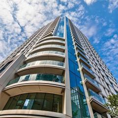 Luxury City View AirCon Balcony Rooftop Panoramic London Heated Floor - 1000MB Wi-fi, minutes from Sky Garden