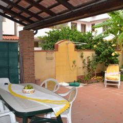 Casa Mimosa - Appartamento con giardino a 50 mt dal mare