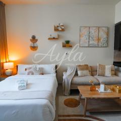 Stylish Canal View Studio In Reem By Ayla