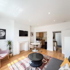 Spacious Camden Apartment D1