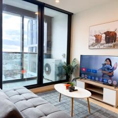 Minimalist One Bedroom Living in CBD