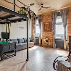 Rustic Gallery Apartment with Panoramic View and AC