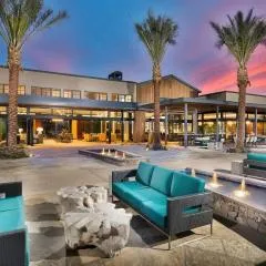 Upscale Desert Home Golf Pool Dining Hot Tub