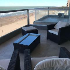 Increible departamento con vista panoramica en primera linea del mar
